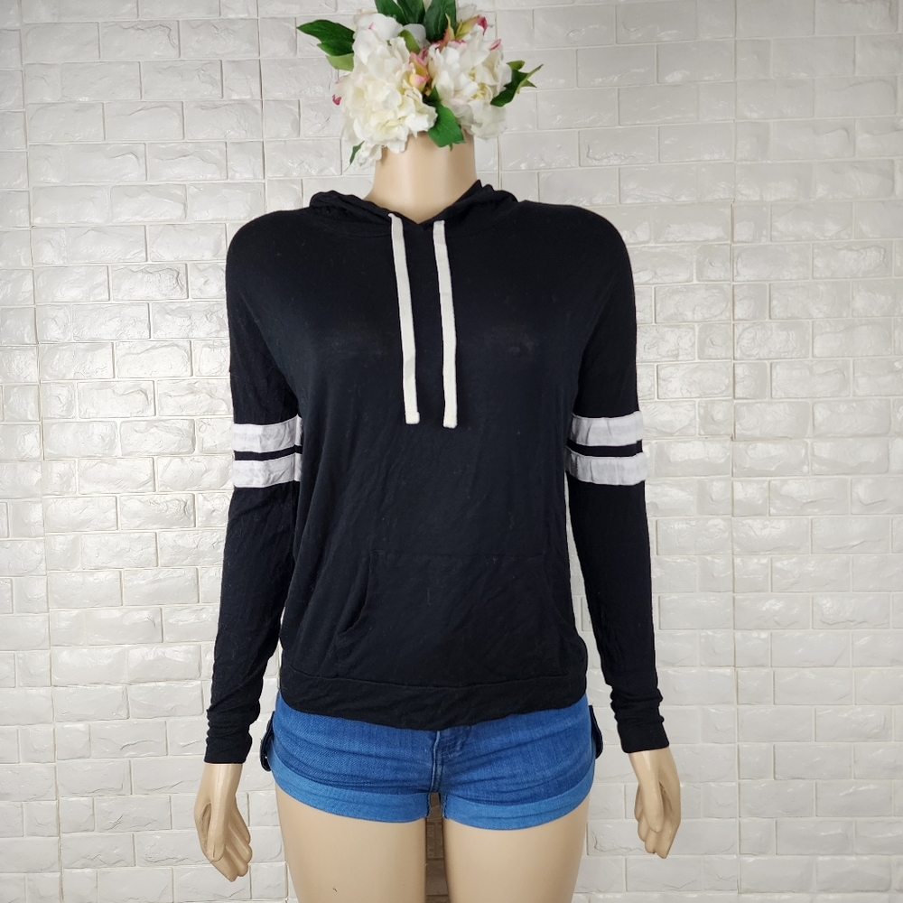 Hippie Rose Small Black Stretch Hoodie Top – Fitted Casual Pullover - Picture 2 of 5